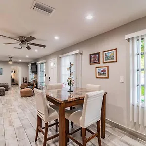 Town 'n' Country Cozy Corner, Your Florida Fun Hub Holiday home Tampa