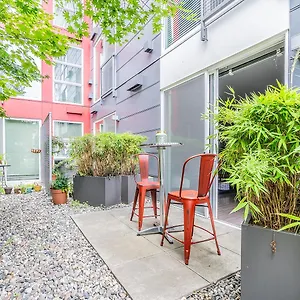 One Bedroom Luxury Apartment Seattle