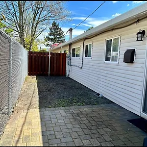 Amazing Entire House + Parking Apartment Portland